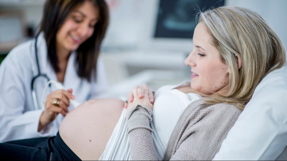 Je suis âgée de plus de 45 ans. Quelle est la chance d’utiliser mes ovules pour une FIV?